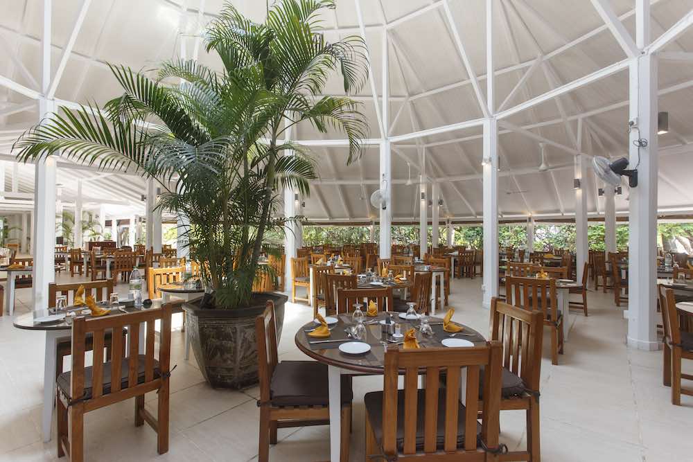 Reef Restaurant at Embudu Village